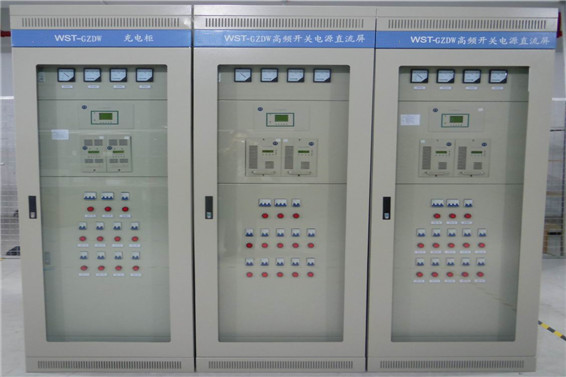 直流屏、微機(jī)保護(hù)測(cè)控裝置(圖1) 直流屏、微機(jī)保護(hù)測(cè)控裝置(圖1)